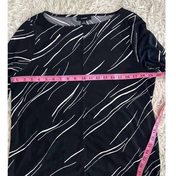 Alfani Women's Size M 3/4 Sleeve Black and White Graphic Tunic Blouse #0273 - Picture 9 of 10